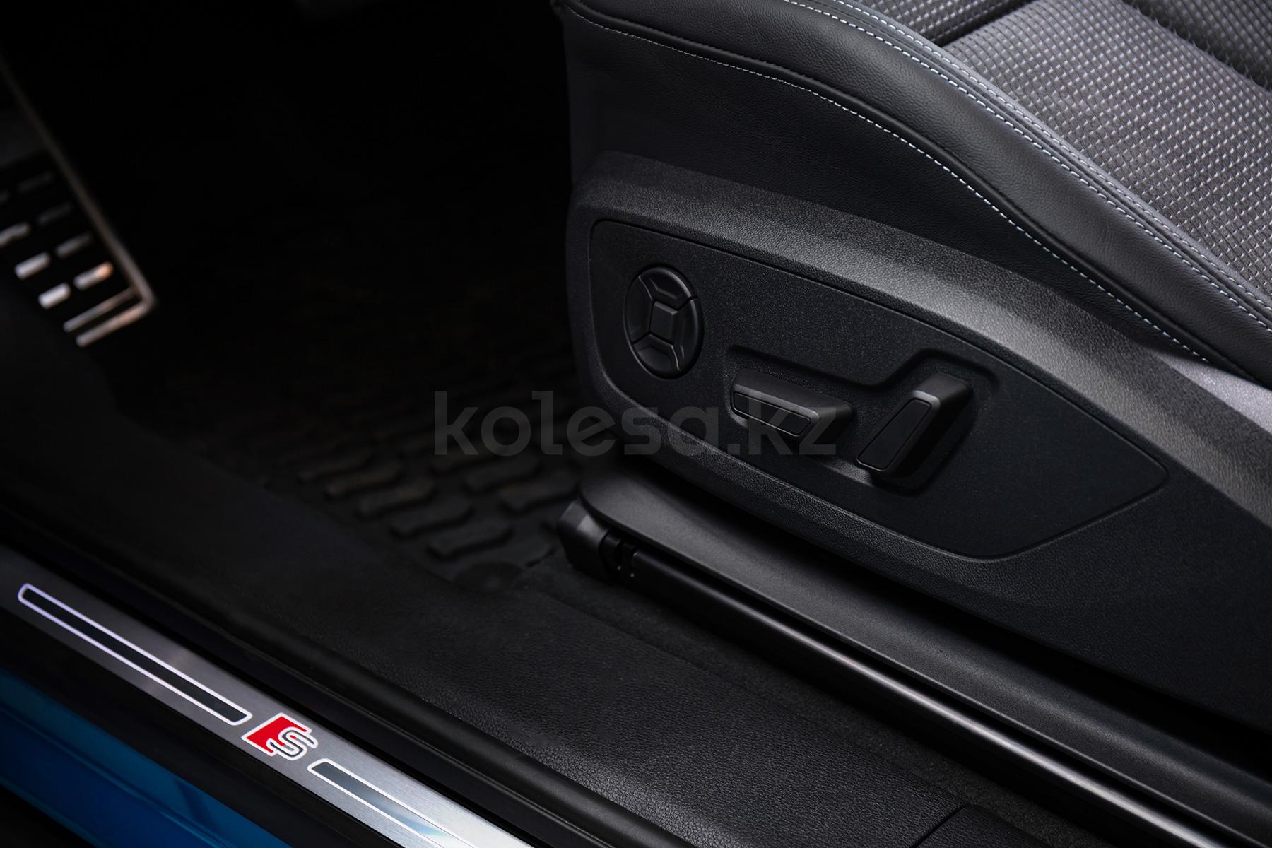 Audi Q3 Sportback SUV 2019 - н.в. года от 30 214 028 тенге
