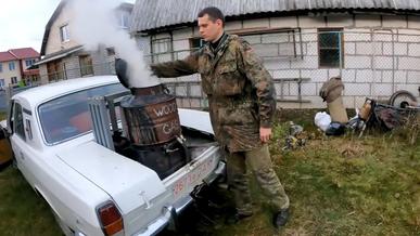 Полтора мешка на 100 км: белорус перевёл старую «Волгу» на дрова
