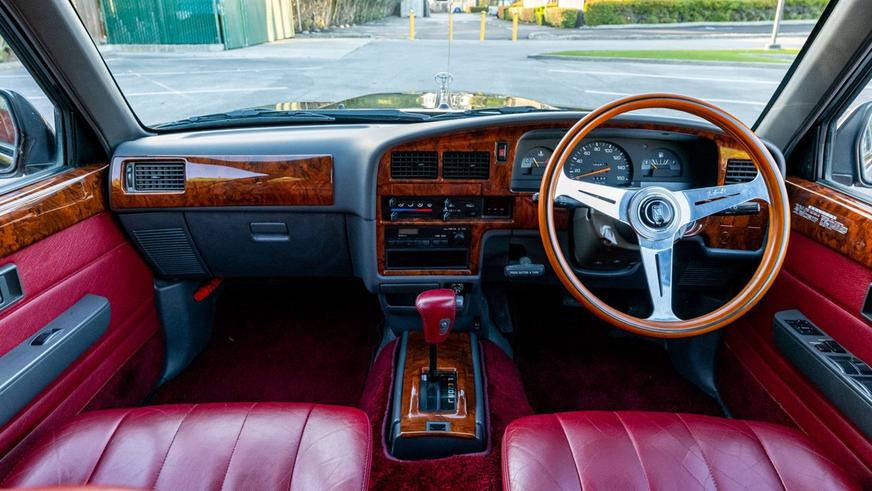 Редкая Toyota Classic появилась в продаже