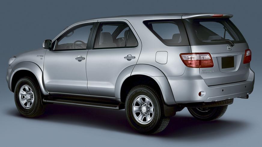 2008 год — Toyota Fortuner-дің алғашқы буыны (рестайлинг)