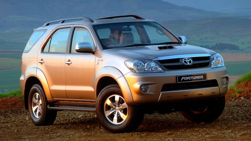2005 год — Toyota Fortuner-дің алғашқы буыны