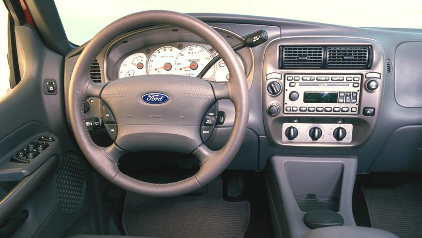 2001 год — Ford Explorer Sport Trac