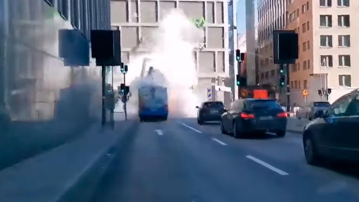 Появилось видео взрыва автобуса в Стокгольме