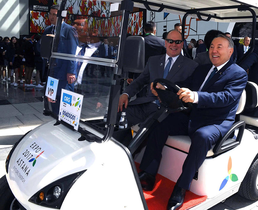 На чём возили первого президента Казахстана Нурсултана Назарбаева