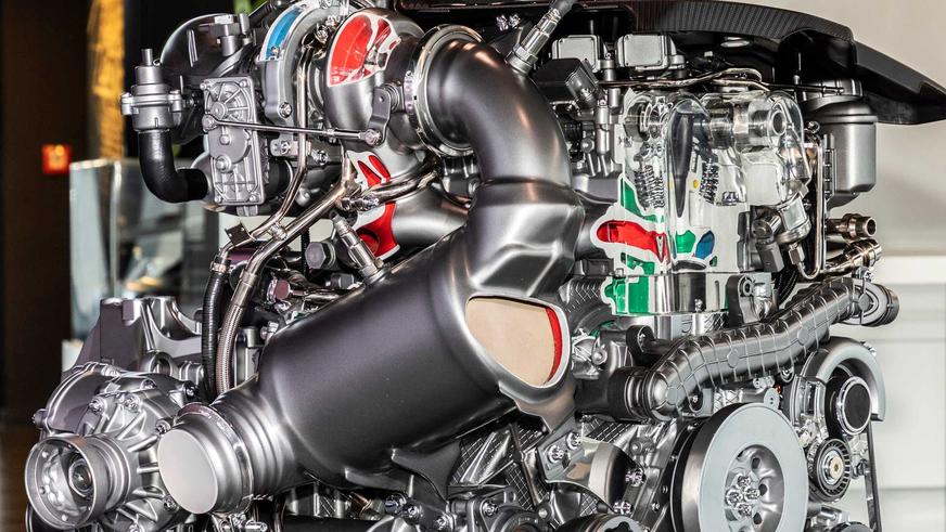 Mercedes-AMG выкатил 421-сильный 2-литровый мотор