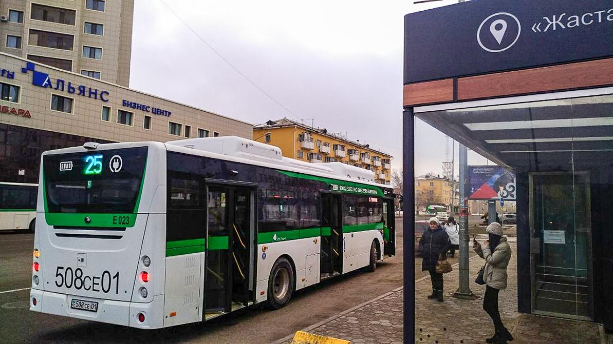 В Нур-Султане предложили остановить общественный транспорт