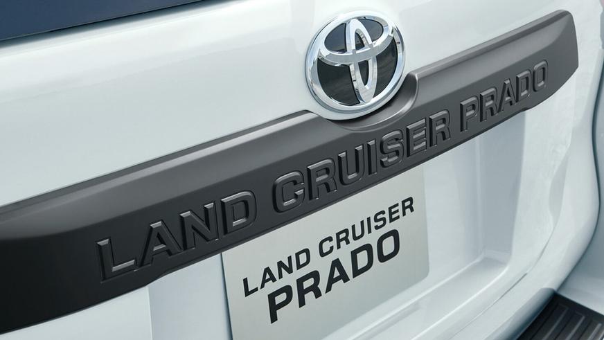 Toyota Land Cruiser Prado получил чёрную спецверсию