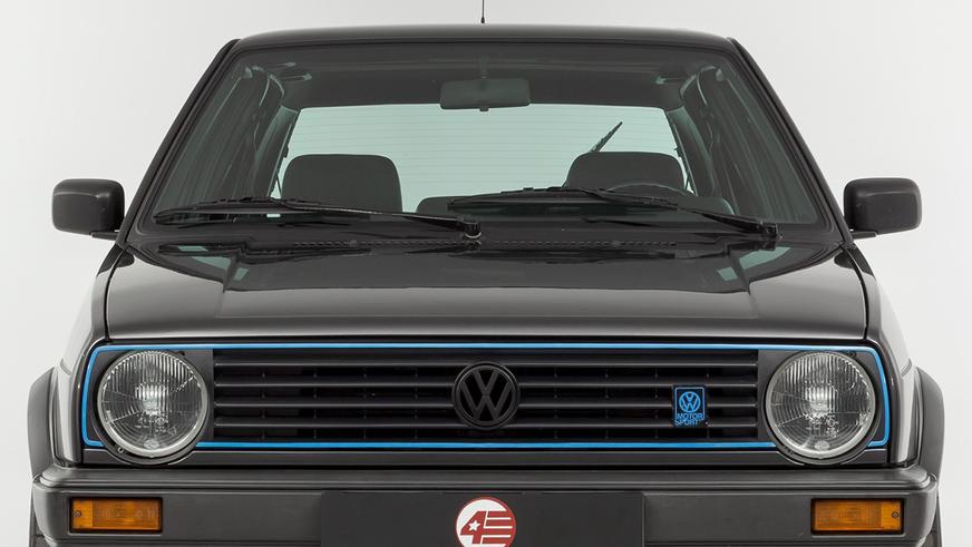 Старый, но сохранившийся Volkswagen Golf II продают почти за 100 тысяч долларов