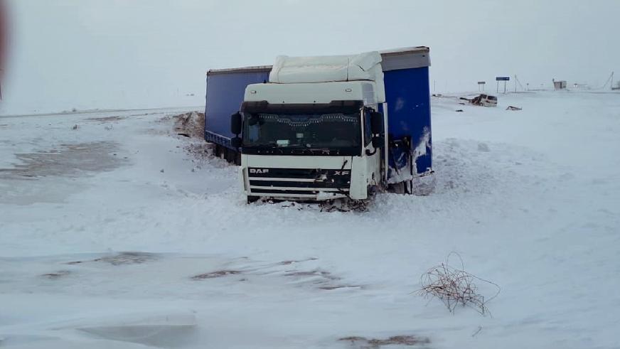 Сразу два серьёзных ДТП произошло на трассе Уральск – Атырау