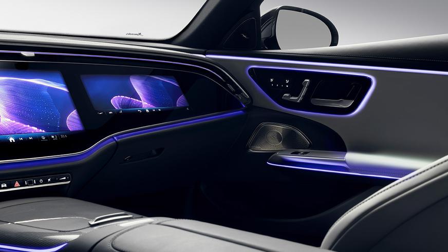 Новый Mercedes-Benz E-класса: гибриды, селфи-камера и TikTok