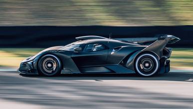 Bugatti показала готовый к сборке гиперкар Bolide