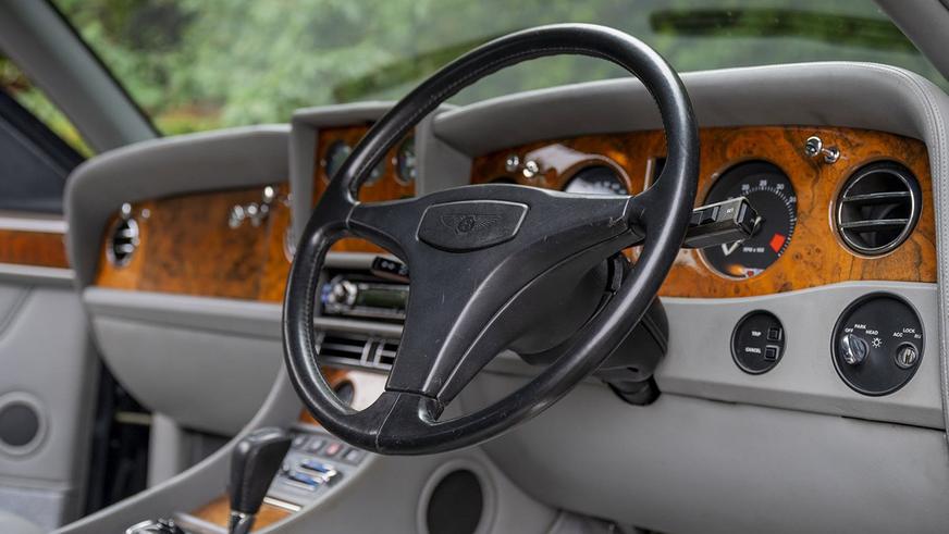Bentley Continental R Элтона Джона выставили на продажу