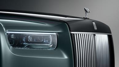 Rolls-Royce екі «фантомды» сервиске шақырады