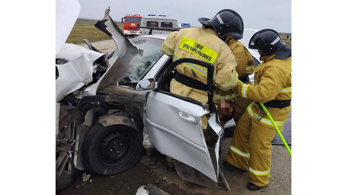 Лобовое Toyota RAV-4 и Chevrolet Lacetti: два человека погибли, пятеро ранены