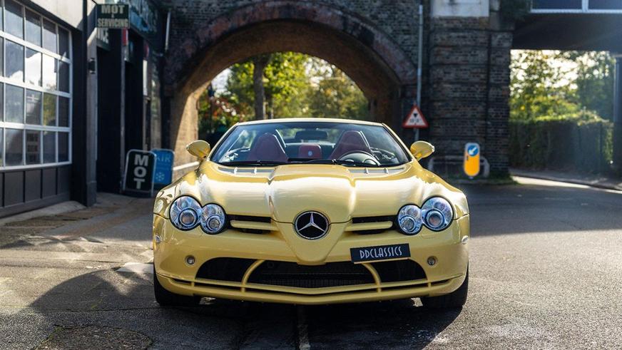 На продажу выставили уникальный Mercedes-Benz SLR McLaren. Он жёлтый!
