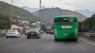 Убрать из города все дизельные автобусы за три года пообещал аким Алматы