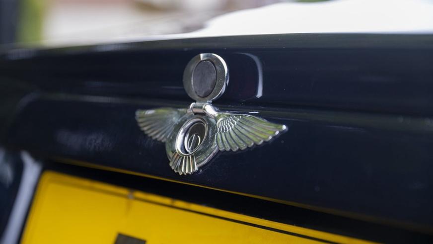 Bentley Continental R Элтона Джона выставили на продажу
