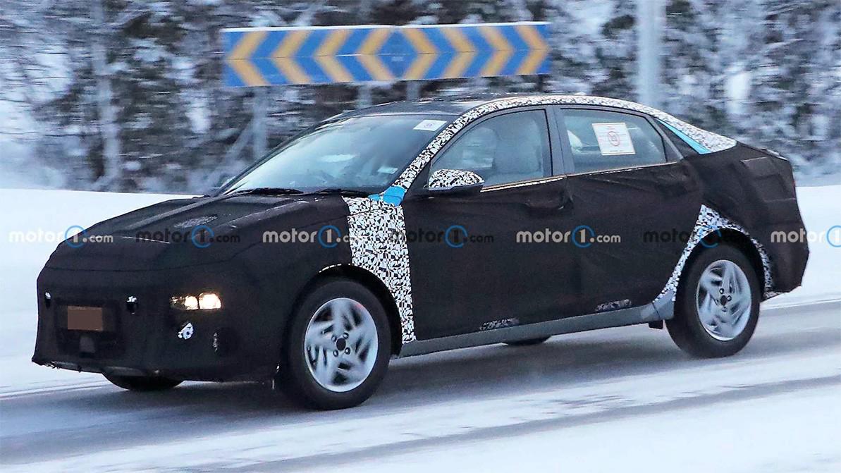 Новый Hyundai Accent засекли на тестах