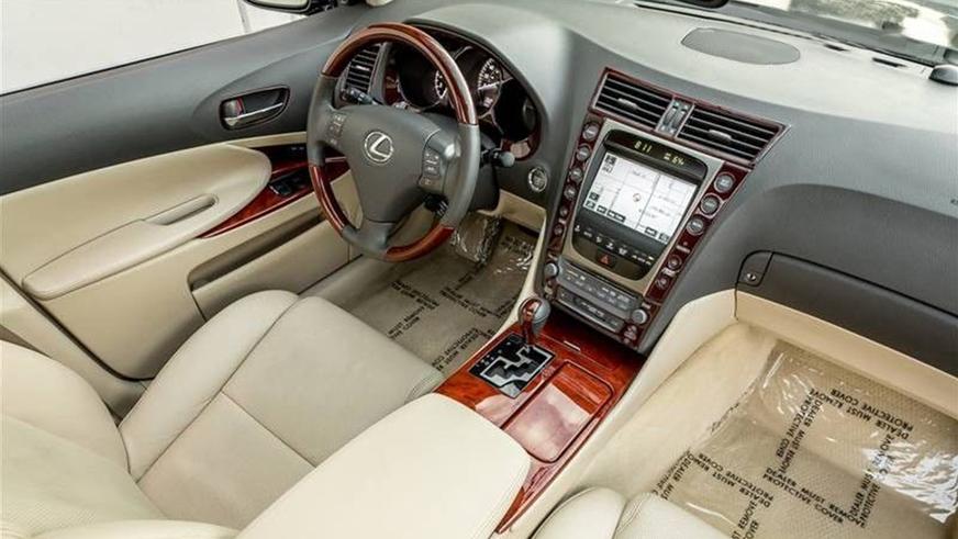В США выставили на продажу 15-летний Lexus GS почти без пробега