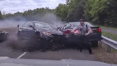 Два разбитых BMW, один полицейский-везунчик
