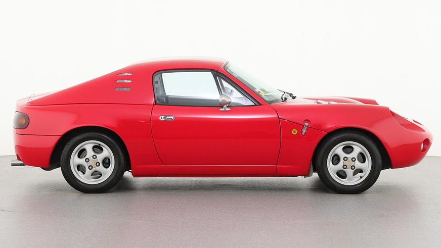 На продажу выставлена Mazda, которая притворяется Ferrari