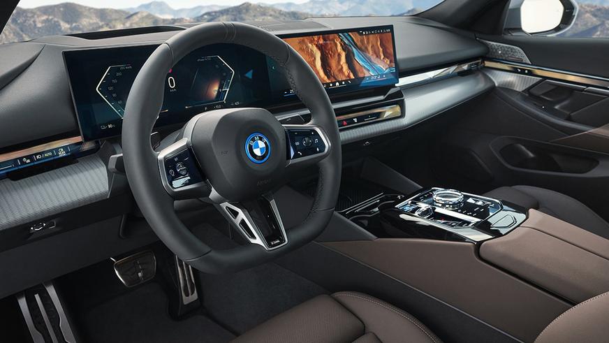 Новую BMW 5-й серии показали вместе с электроверсией