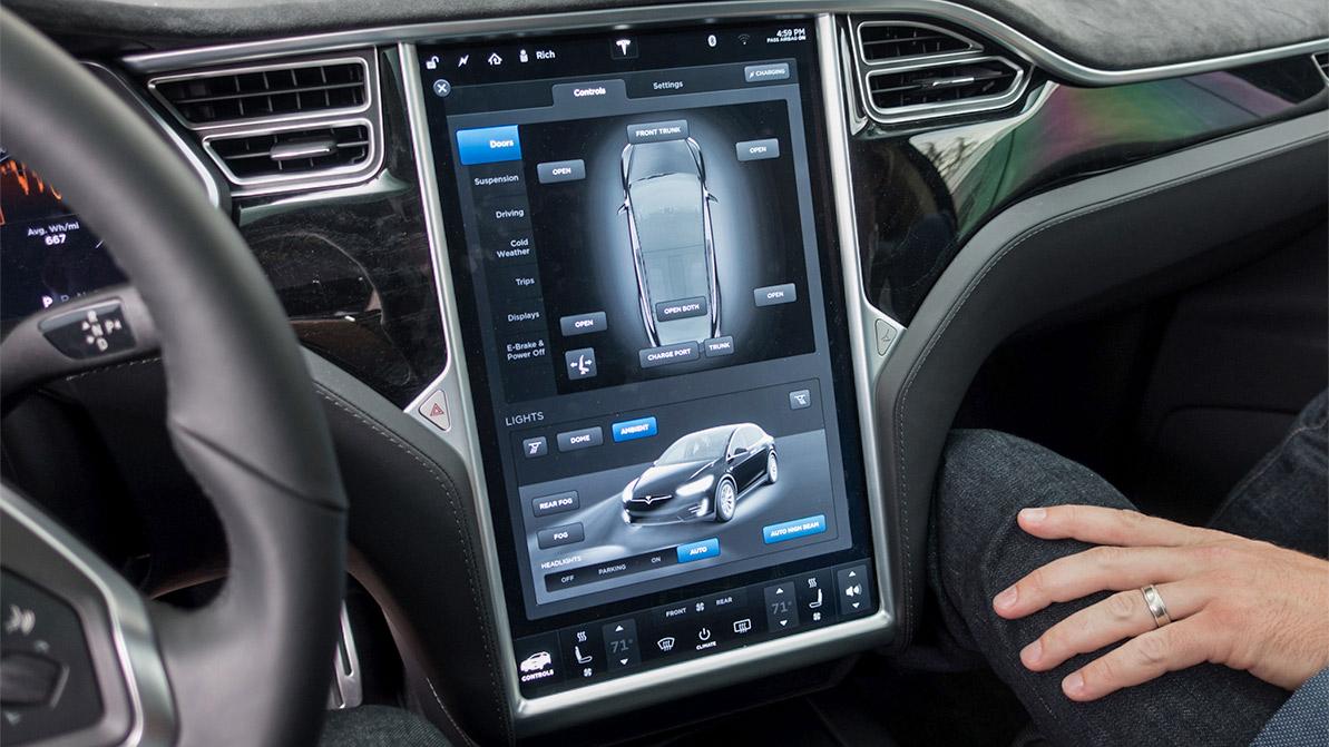 Tesla отзовёт около 135 тысяч Model S и X из-за отказывающих дисплеев