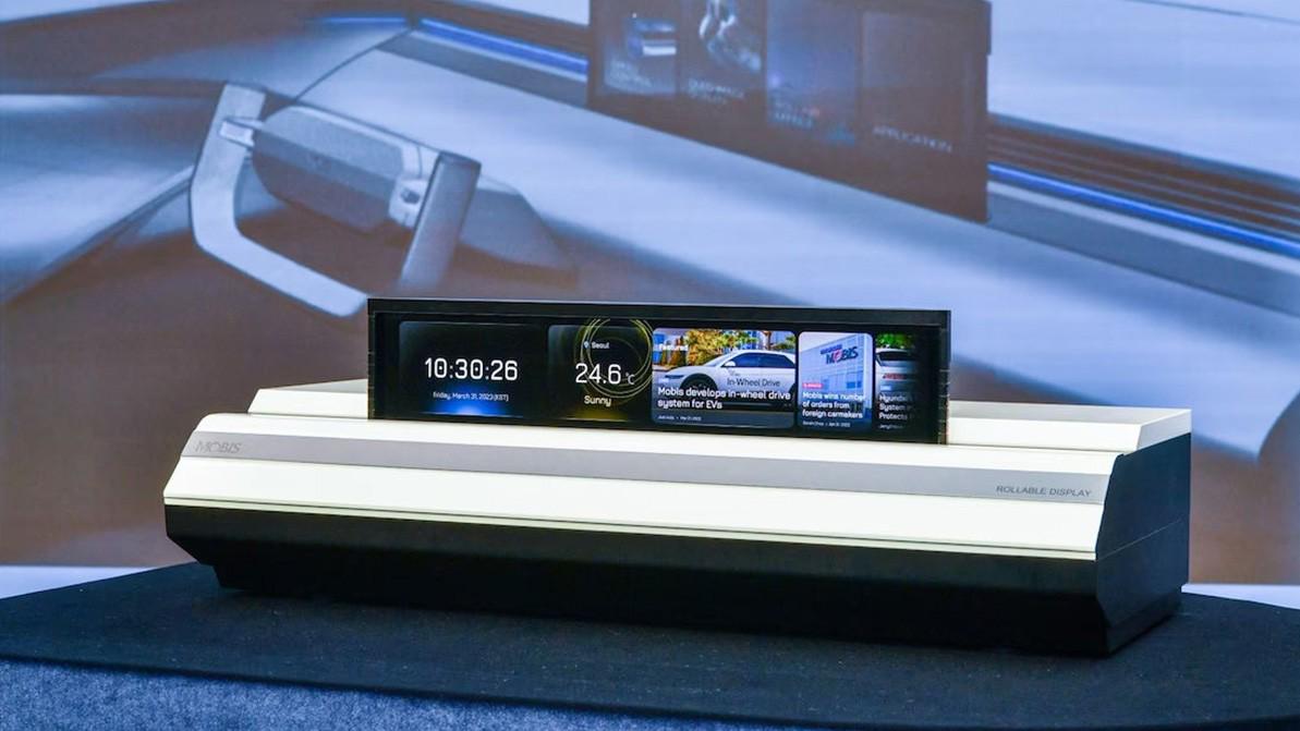 Hyundai продемонстрировала рулонный экран для автомобилей
