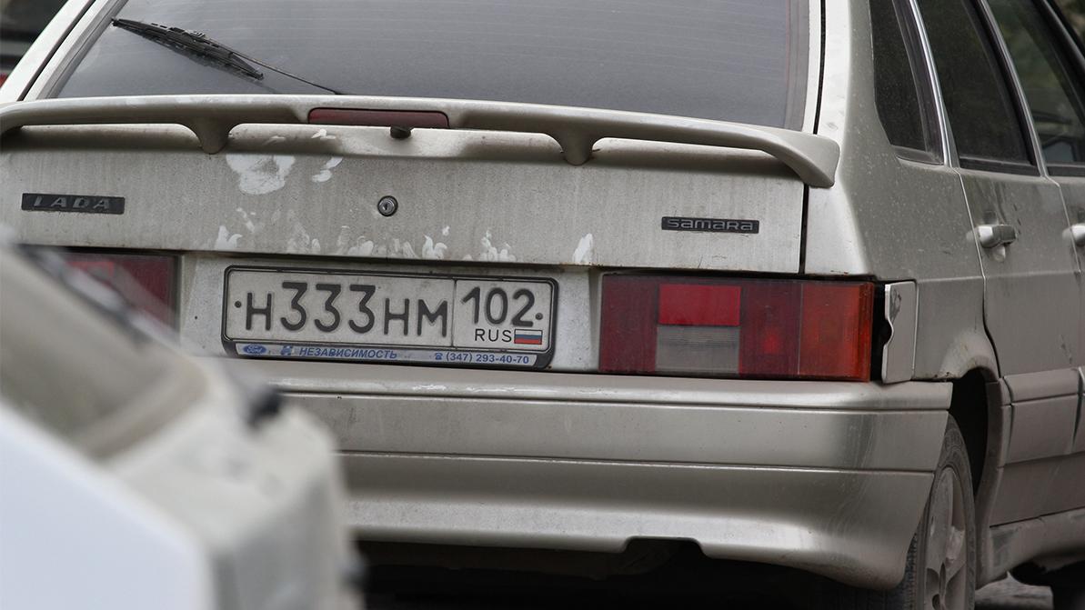 Учёт на «воздух»: автомобили на российских номерах отправляют на штрафстоянки