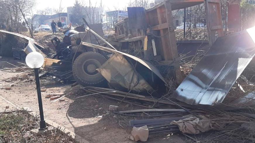 Китайский самосвал с отказавшими тормозами устроил массовое ДТП в Алматы