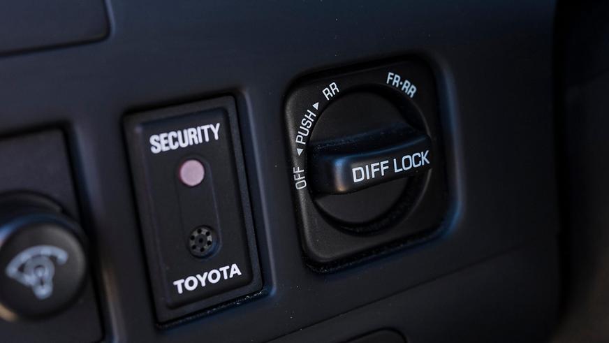 В США продают Toyota Land Cruiser 80 по цене «трёхсотки»