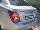 Chevrolet Aveo 2014 года за 4 500 000 тг. в Караганда – фото 4