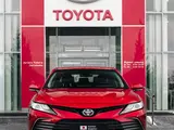Toyota Camry Luxe 2023 года за 21 500 000 тг. в Астана
