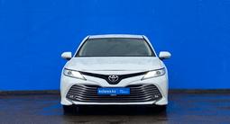 Toyota Camry 2019 года за 15 380 000 тг. в Алматы – фото 2