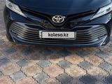 Toyota Camry 2019 года за 15 500 000 тг. в Павлодар – фото 2