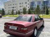 Mercedes-Benz E 220 1995 года за 2 600 000 тг. в Алматы – фото 4