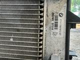 Радиатор и радиатор кондиционера E65 за 15 000 тг. в Алматы – фото 5