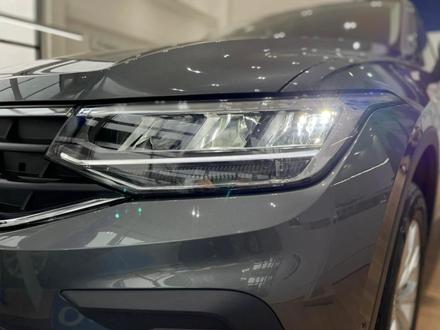Volkswagen Tiguan Respect (2WD) 2021 года за 15 295 000 тг. в Шымкент – фото 9