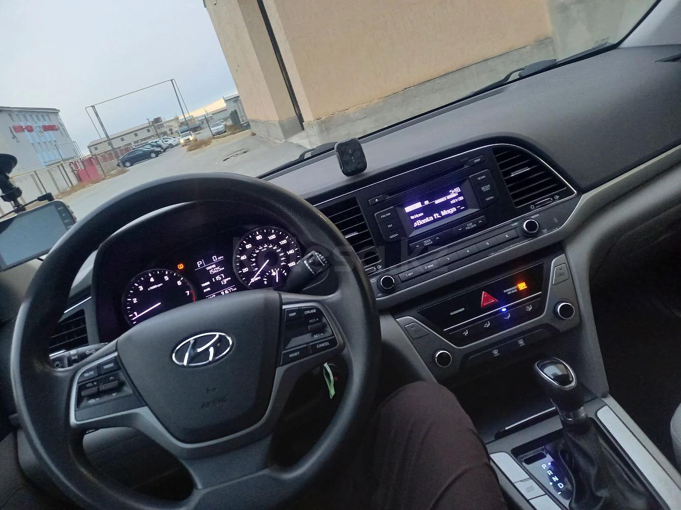 Hyundai Elantra 2016 г.
