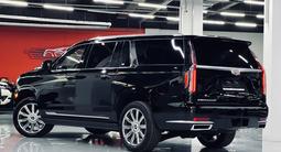Cadillac Escalade Premium Luxury Platinum ESV 2022 года за 111 977 000 тг. в Алматы – фото 4