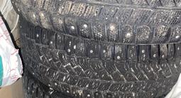 Шипованные шины с дисками за 120 000 тг. в Атырау – фото 2