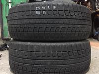Резина 2-шт 215/45 r17 Bridgestone из Японии за 32 000 тг. в Алматы