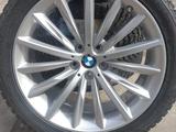 Диски с Резиной BMW 5 Серии (оригинал, новые) за 2 300 000 тг. в Астана – фото 2