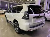 Toyota Land Cruiser Prado Prestige 4.0 2022 года за 50 000 000 тг. в Алматы – фото 4