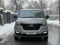 Hyundai Starex 2020 года за 15 500 000 тг. в Алматы – фото 2