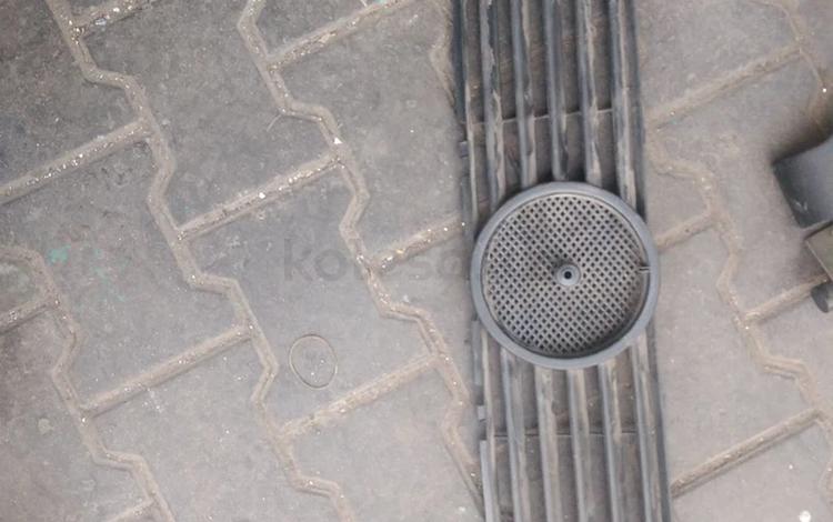 Решетка радиатора viano Mercedes Vito Viano — W638 2003-2010 за 20 000 тг. в Алматы