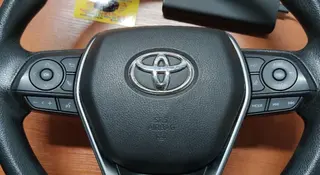Руль от Toyota Camry 70 за 9 900 тг. в Алматы