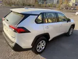 Toyota RAV 4 2022 года за 21 970 000 тг. в Астана – фото 4