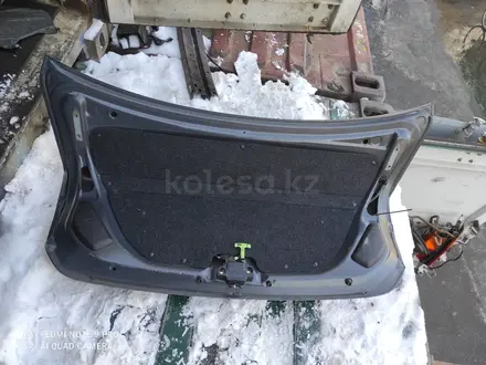 Крышка багажника на короллу 140-150 (2006-2013) за 100 000 тг. в Алматы – фото 3