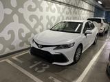Toyota Camry 2022 года за 19 900 000 тг. в Астана
